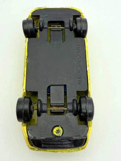 Porsche 928 Sport Grand Tour, Resoraki, Die cast 1:64, żółty – zdjęcie 7