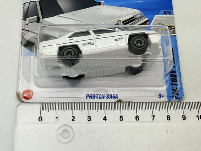 Proton Saga Factory Fresh Hot Wheels 2025 Biały 1:64 – zdjęcie 7