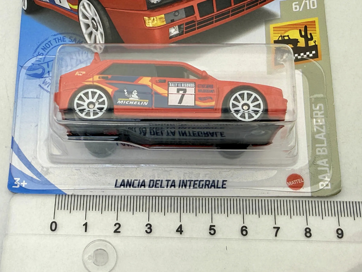 LANCIA DELTA INTEGRALE Baja Blazers Hot Wheels 2021 Czerwony 1:64 – zdjęcie 7