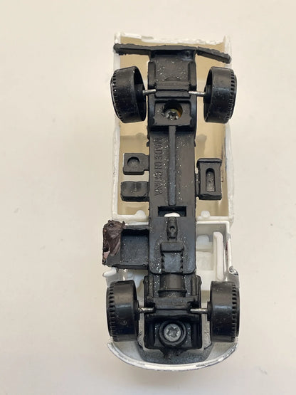 Ambulans, Ciężarówka, Resoraki, Die cast 1:64 – zdjęcie 7