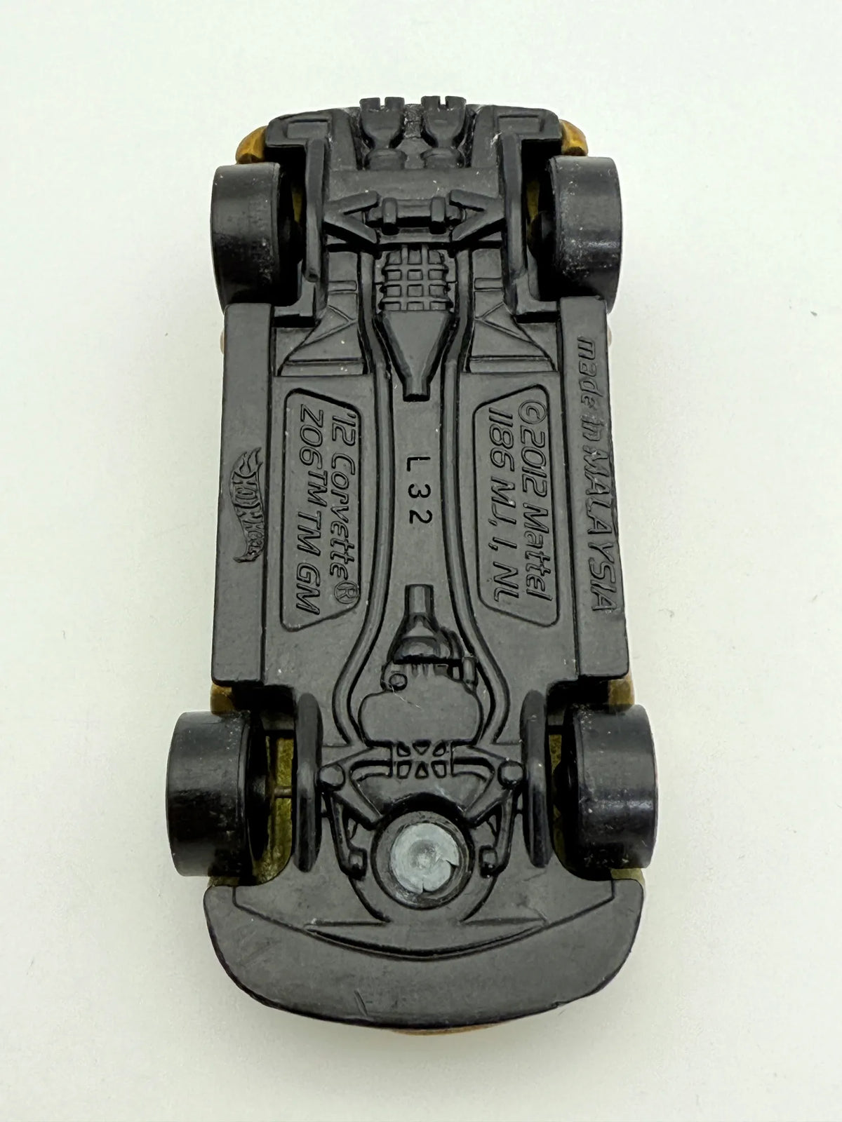 Corvette Z06 Hot Wheels Złoty 1:64 – zdjęcie 7