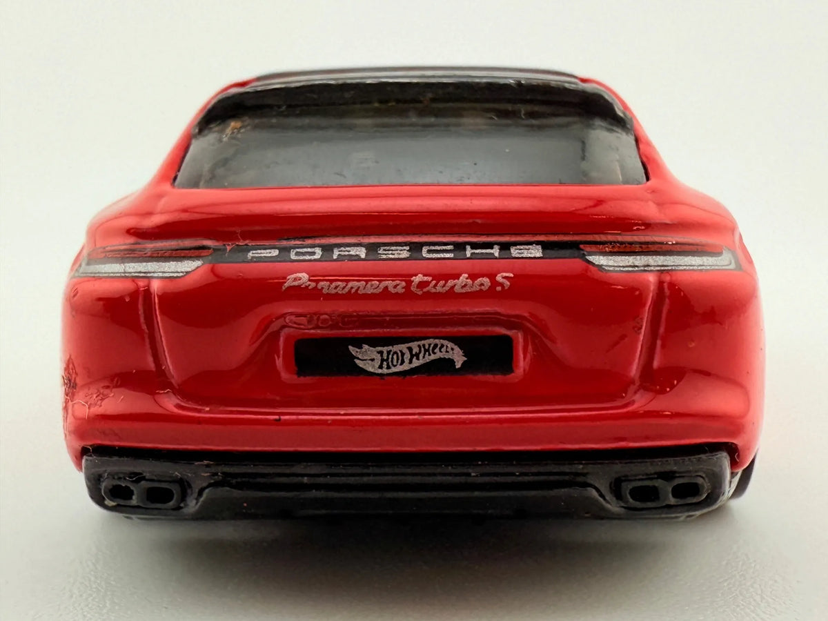 Porsche Panamera Turbo S E-Hybrid Sport Turismo Hot Wheels 2018 1:64 – zdjęcie 7
