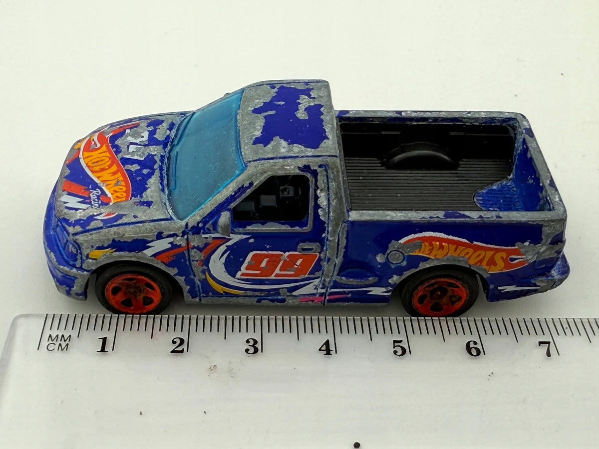 F-150 Lightning Hot Wheels 2020 Niebieski 1:64 – zdjęcie 7