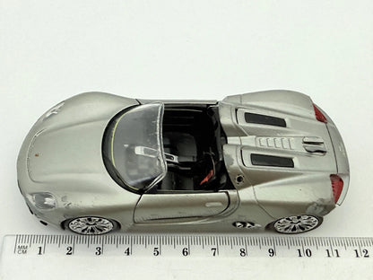 Porsche 918 Spyder Welly Srebrny 1:43 – zdjęcie 7