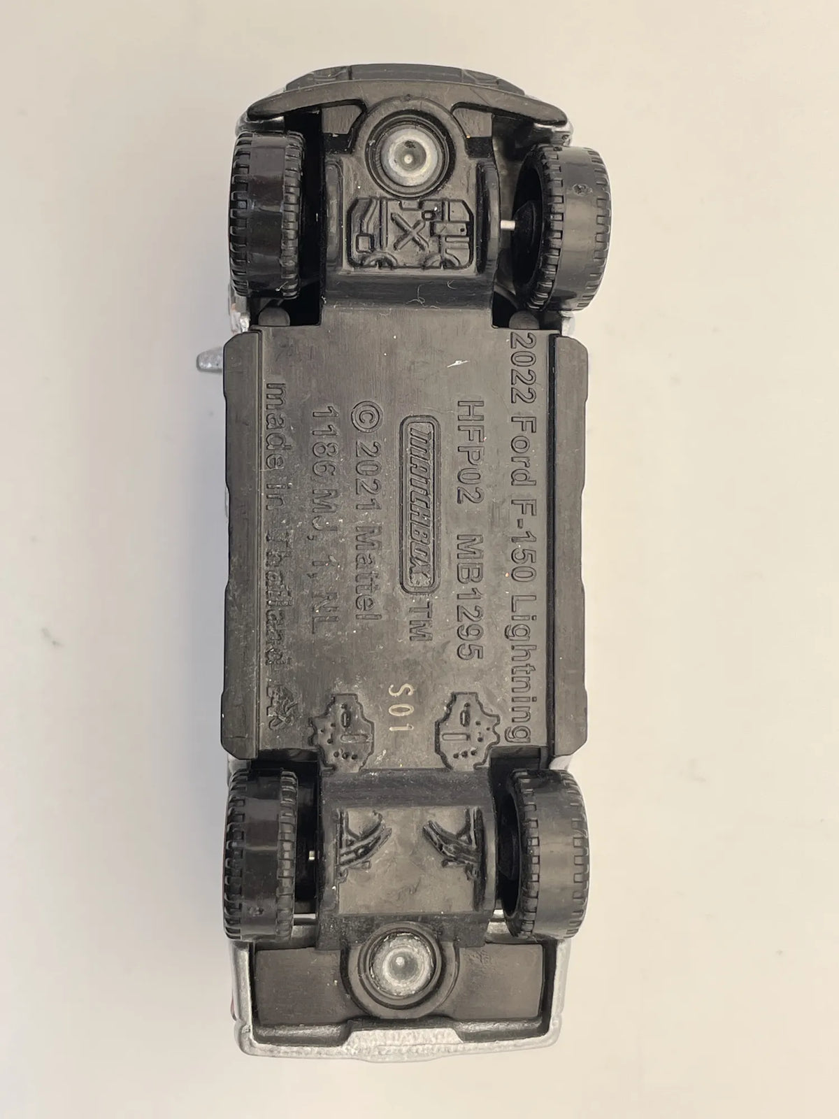 2022 FORD F-150 LIGHTNING, Matchbox 2021 Die cast HFP02 MB1295 Srebrny 1:64 – zdjęcie 7