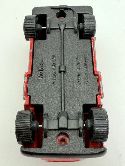 Armored Van Maisto Czerwony 1:64 – zdjęcie 7