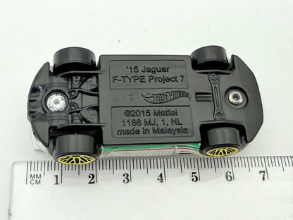 F-Type Project 7 Hot Wheels Biała 1:64 – zdjęcie 7