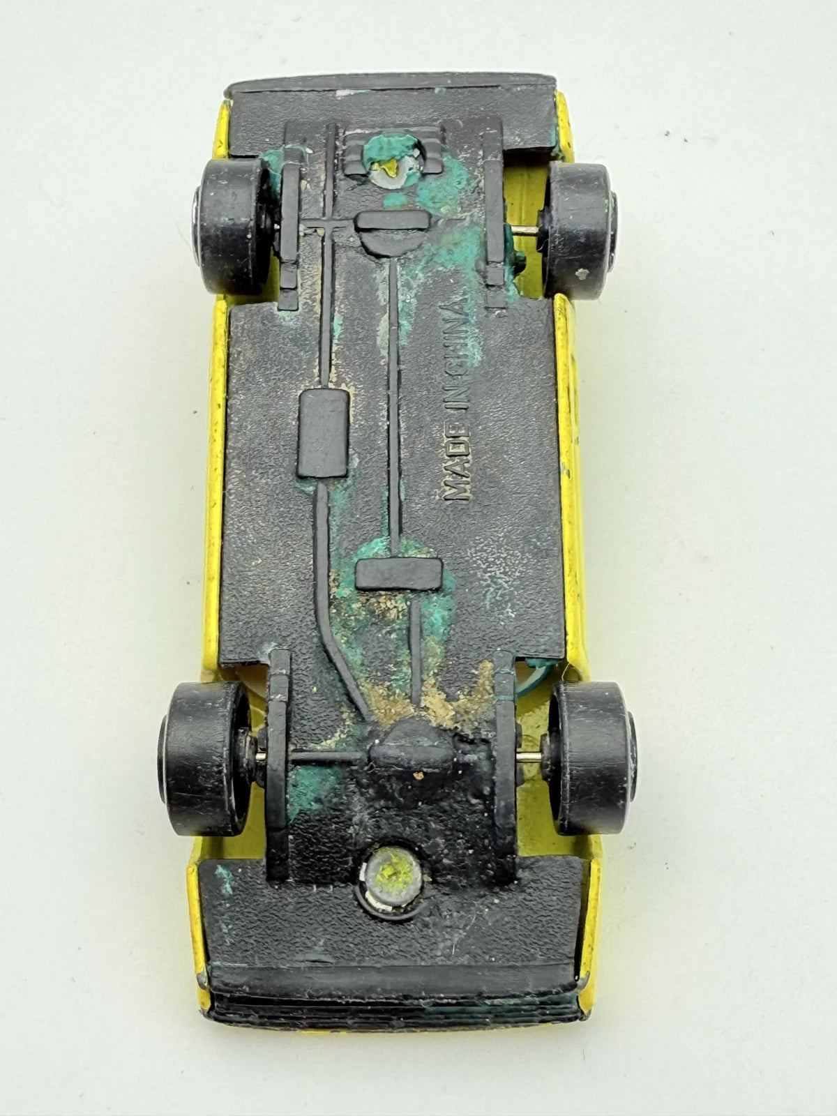 Jak Ferrari 512 S z lat 70-tych, Vintage Model Die cast Żółty 1:64 Resoraki – zdjęcie 7