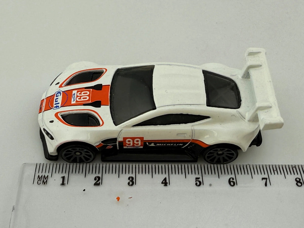 Aston Martin Vantage Gte Hot Wheels 2021 Biały 1:60 – zdjęcie 7