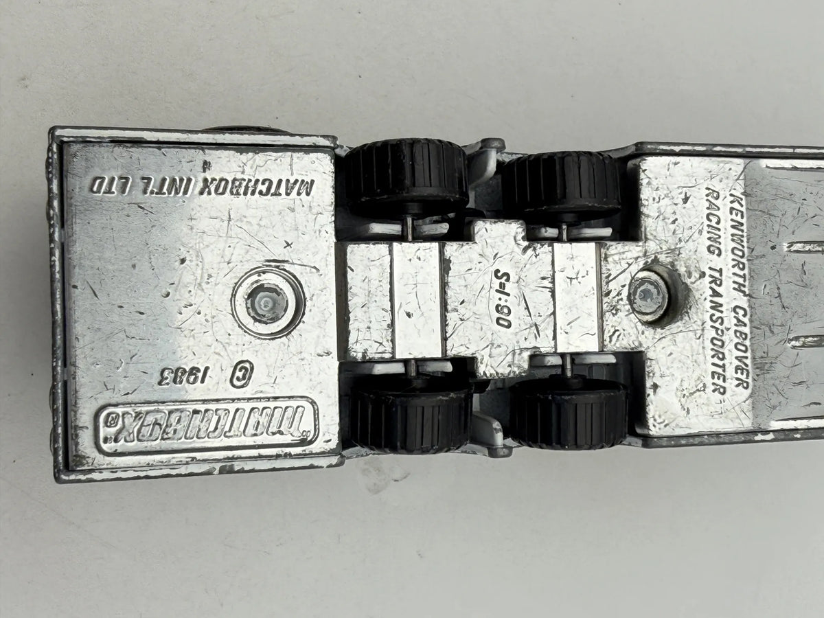 Team Convoy TM-2 Kenworth + Chevy Pro Truckmate Matchbox 1983 Biały 1:80 – zdjęcie 7