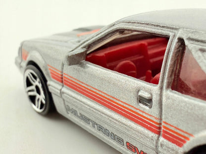 '84 MUSTANG SVO, Hot Wheels 2011, Die cast, Srebrny, 1:64, Resoraki – zdjęcie 8