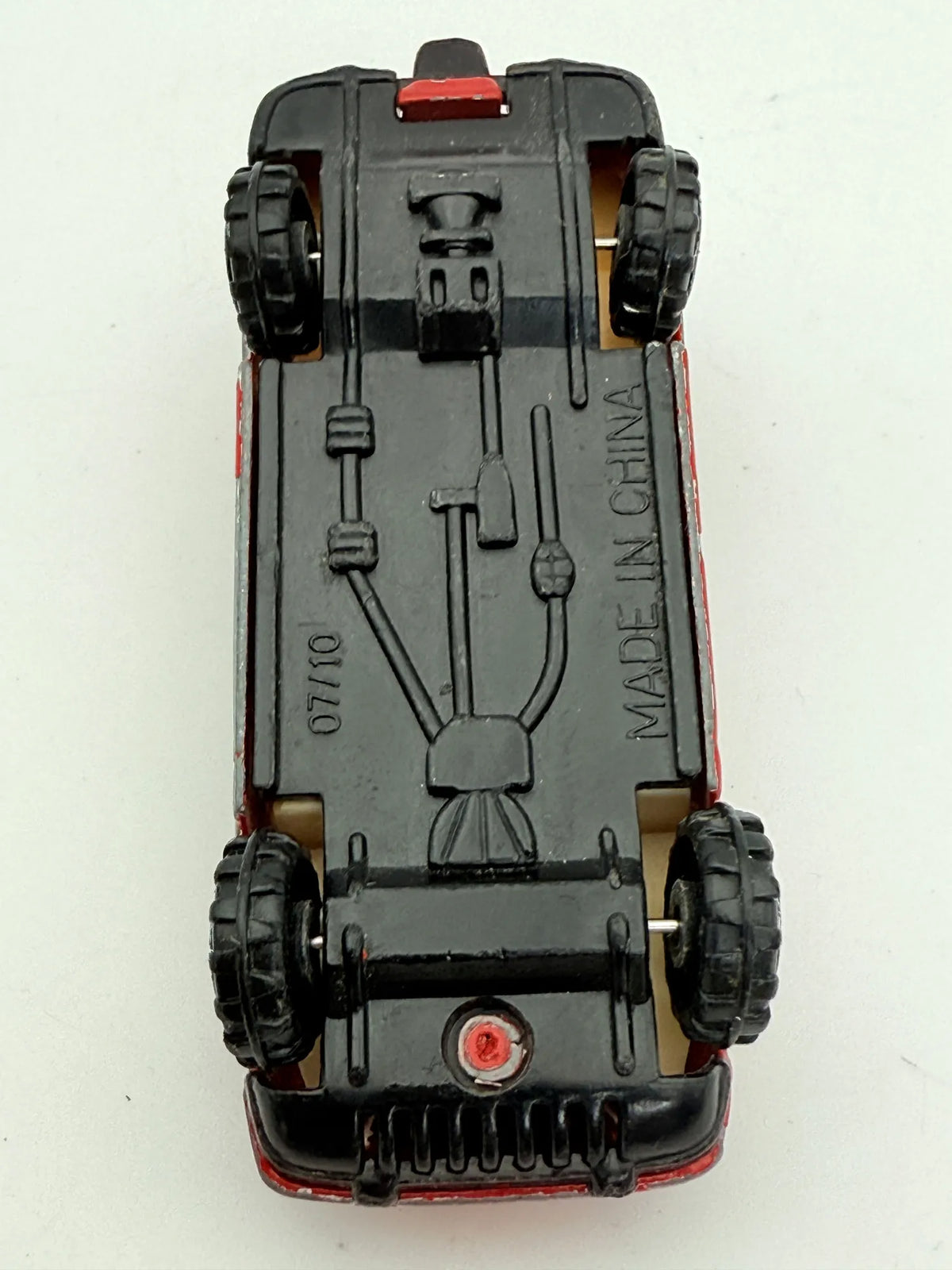 Suv Czerwony 1:64 – zdjęcie 8