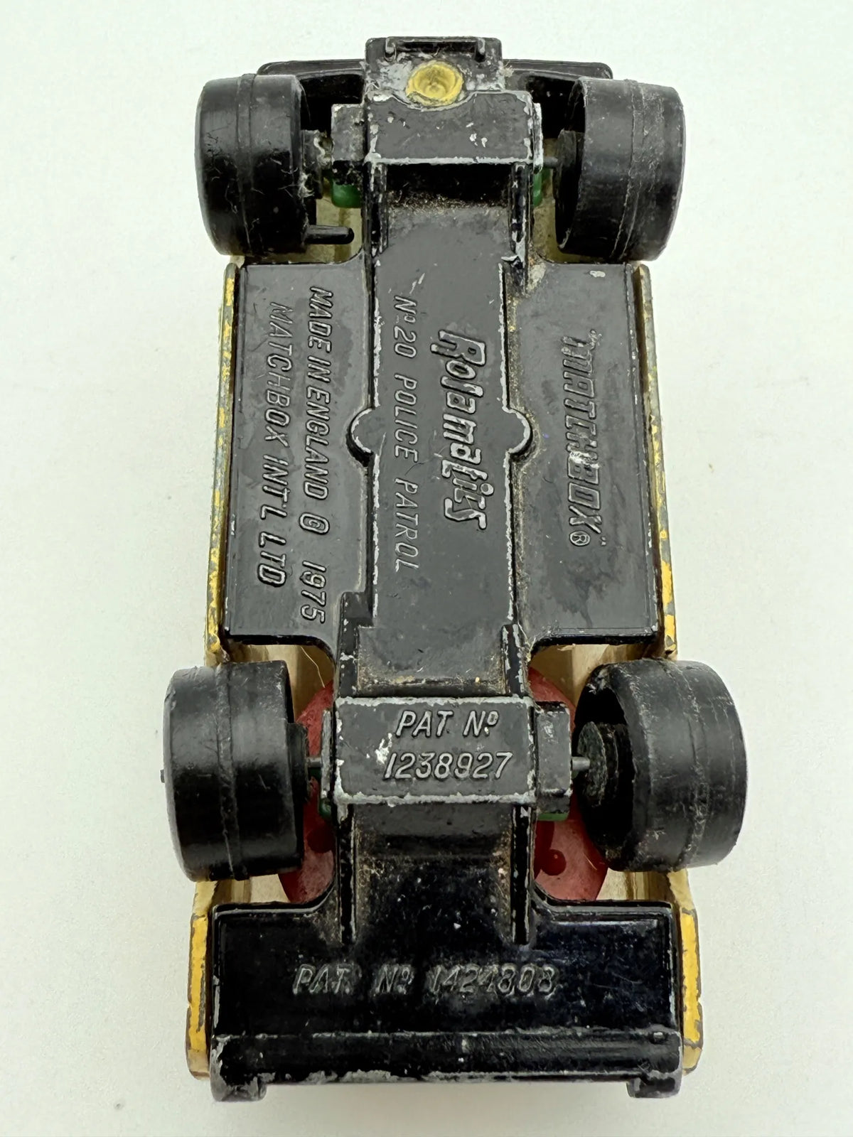 Police Patrol Matchbox Żółty 1:64 Made in Anglia – zdjęcie 8