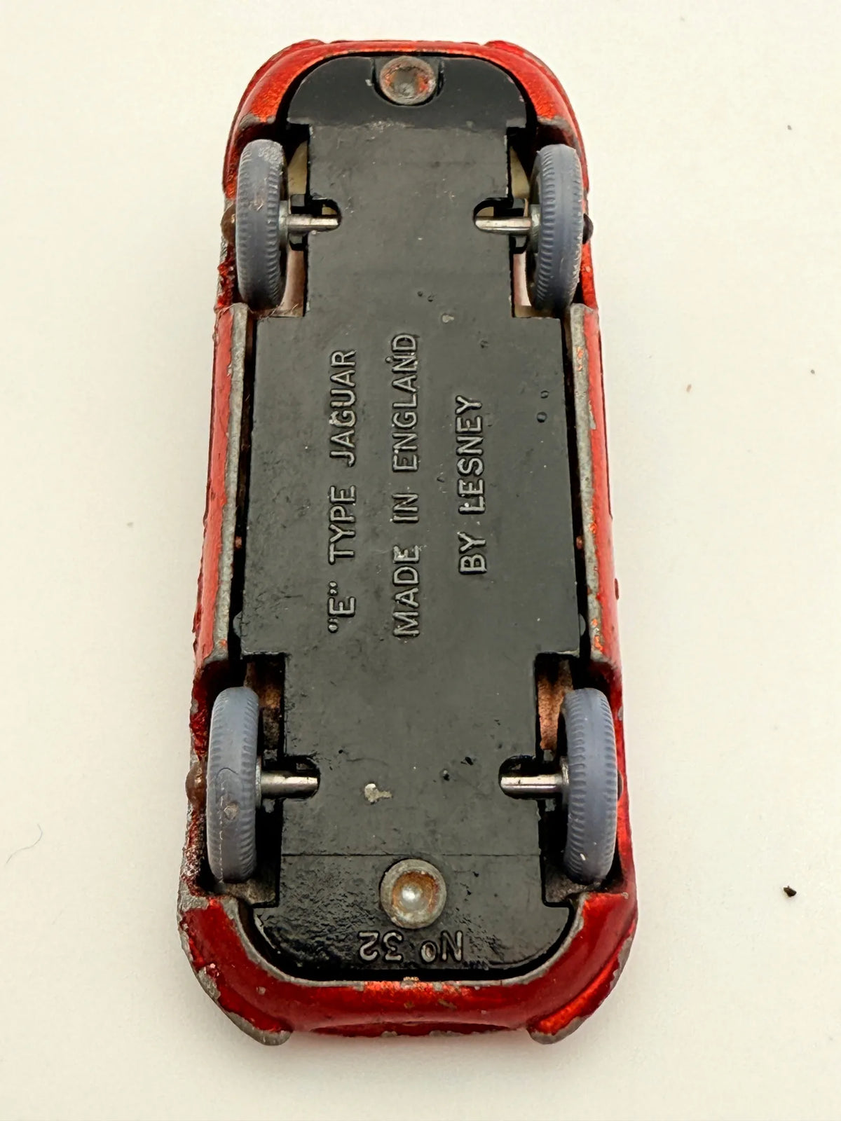 E Type Jaguar Lesney Czerwony 1:64 Made in Anglia – zdjęcie 8
