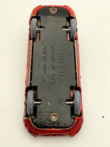 E Type Jaguar Lesney Czerwony 1:64 Made in Anglia – zdjęcie 8