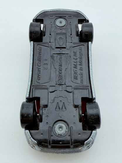 Ferrari California Hot Wheels 2008 Srebrny 1:64 – zdjęcie 8