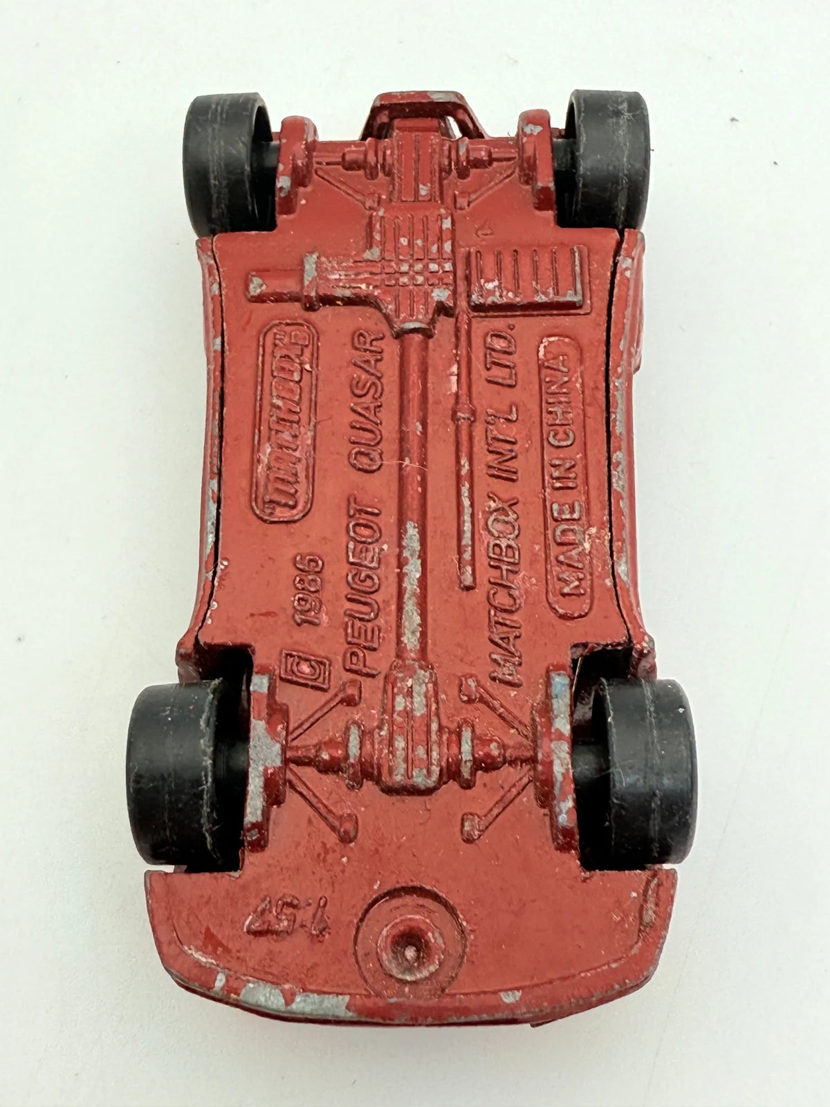 Peugeot Quasar Matchbox Czerwony 1:64 – zdjęcie 8