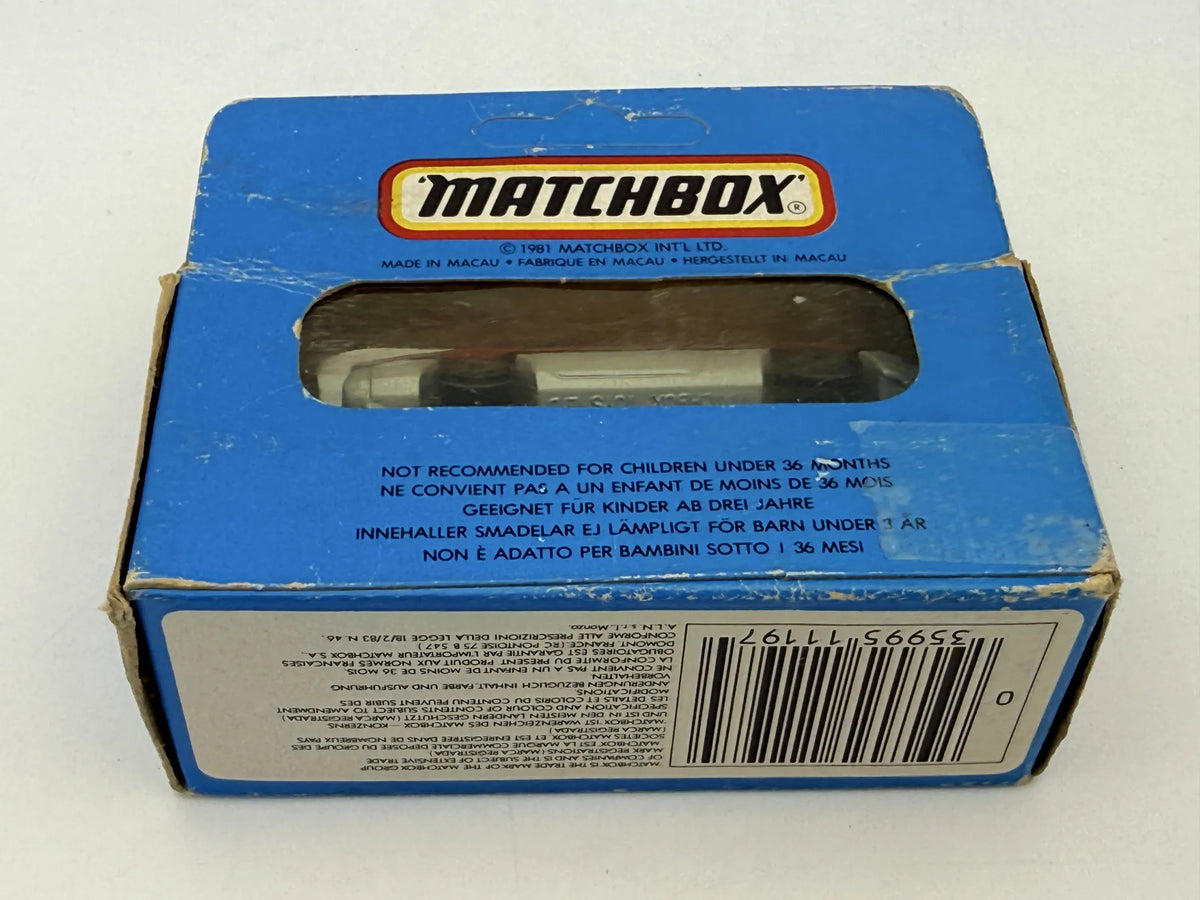 '83 CORVETTE Mainline Matchbox 1981 Czerwony 1:64 Made in Macau – zdjęcie 8