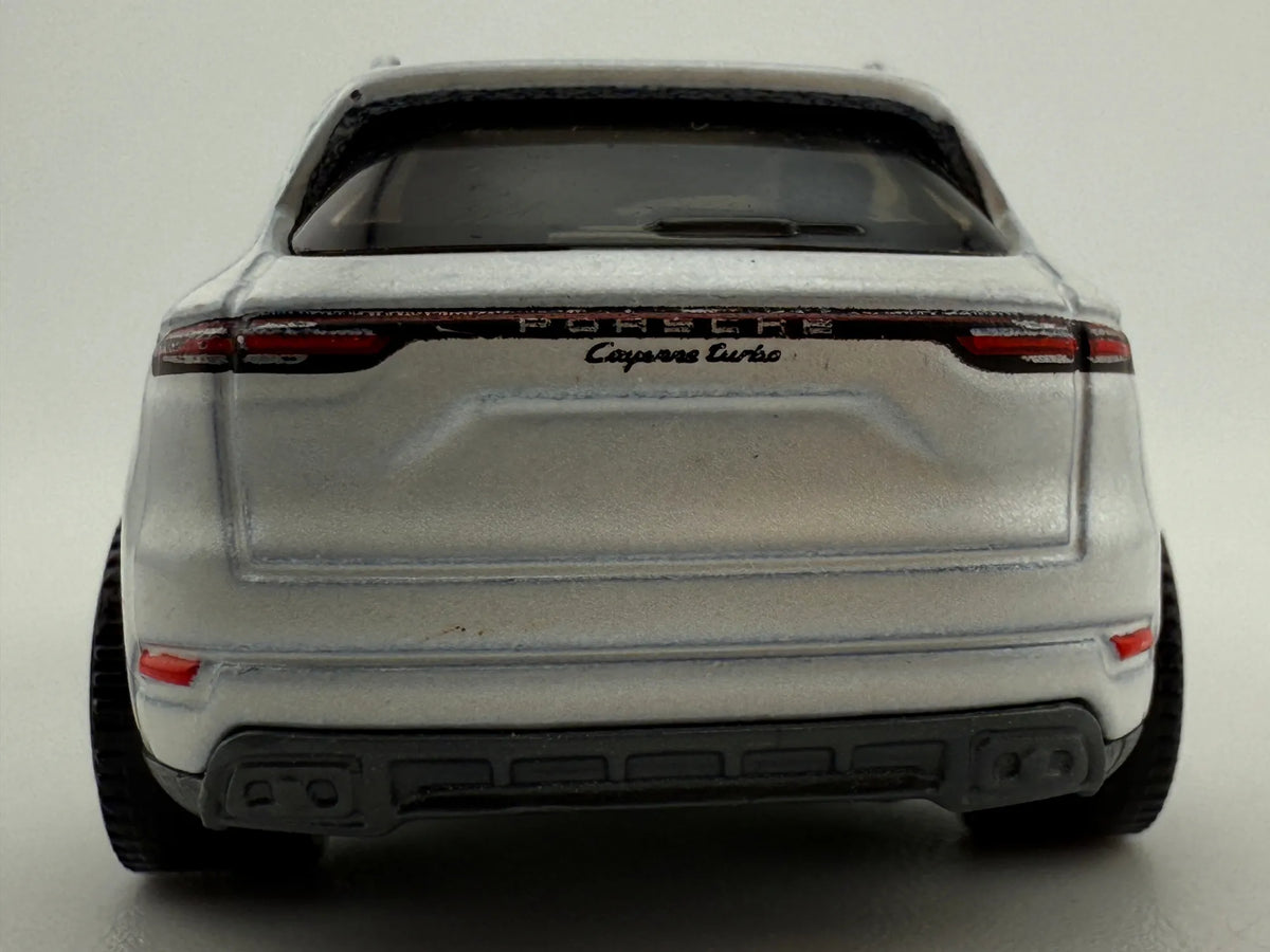 Porsche Cayenne Turbo Mainline Matchbox 2021 Biały 1:64 – zdjęcie 8