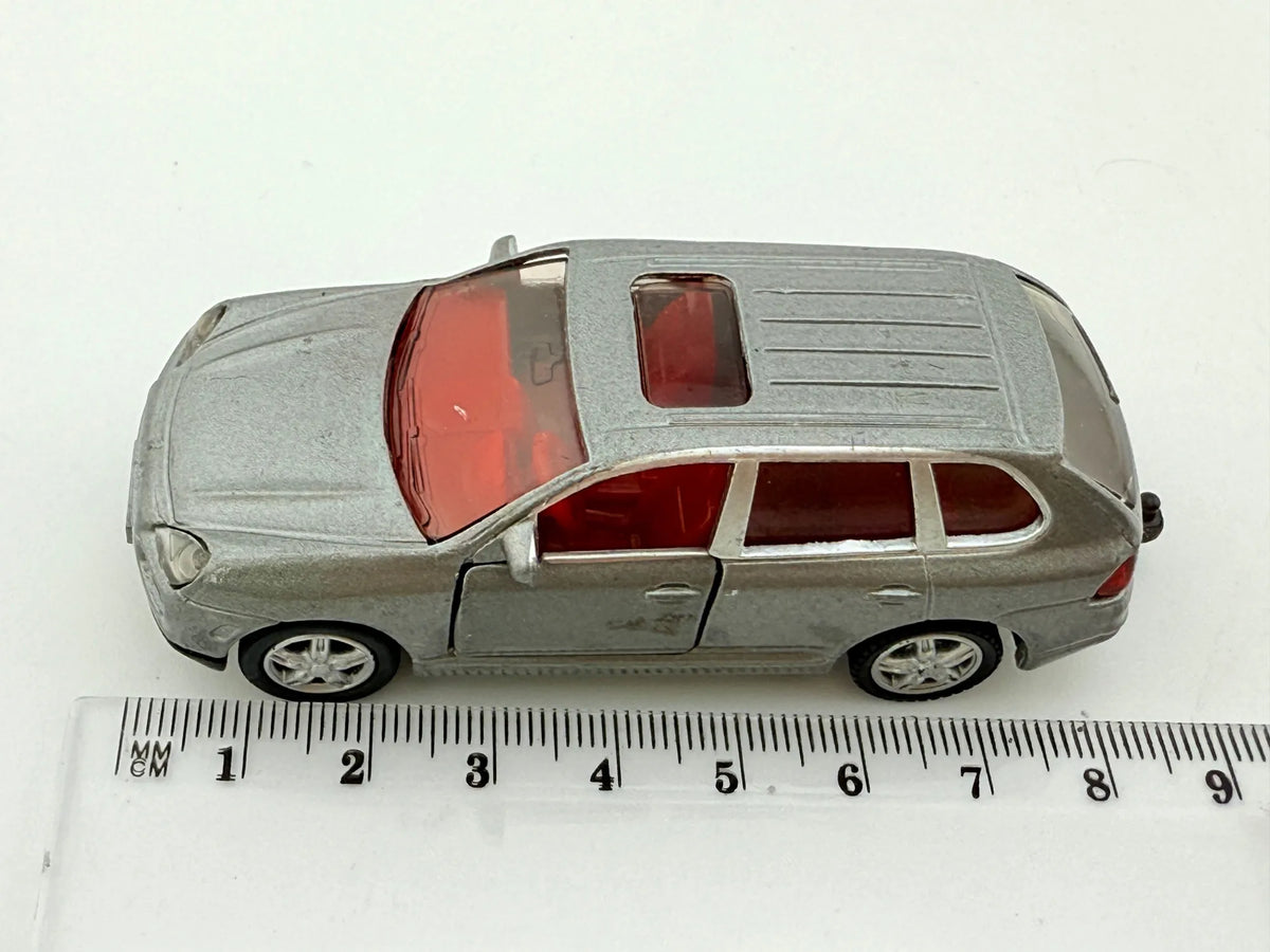 Porsche Cayenne Turbo SIKU Srebrny 1:68 – zdjęcie 8