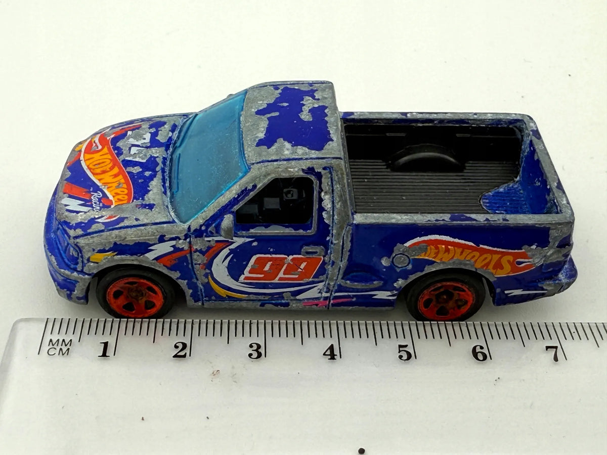 Ford F-150 Svt Lightning Hot Wheels 2020 Niebieski 1:64 – zdjęcie 8