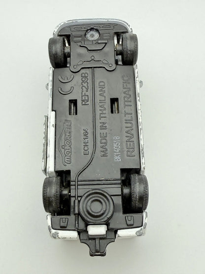 RENAULT TRAFIC, Karetka, Majorette, Resoraki, Die cast REF:239B, Biały 1:64 – zdjęcie 8