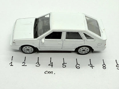 Polonez Caro Plus Welly Biały 1:64 – zdjęcie 8