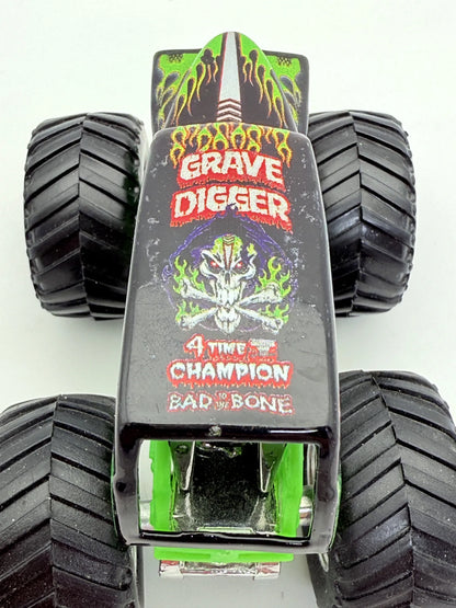 Grave Digger Hot Wheels Czarny 1:64 – zdjęcie 8
