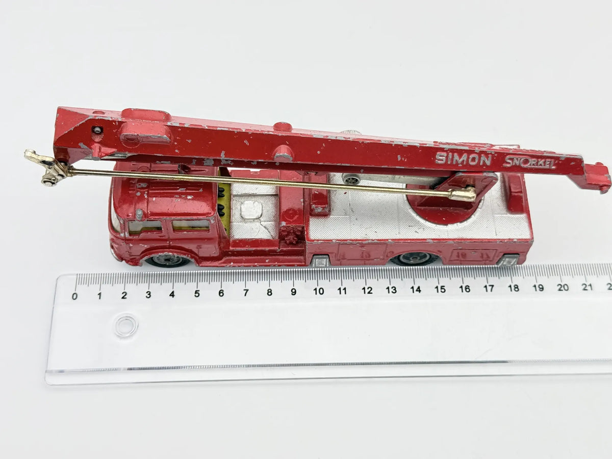 SIMON SNORKEL FIRE ENGINE Corgi Made in Great Britain Die cast 904525, 1:43 – zdjęcie 8