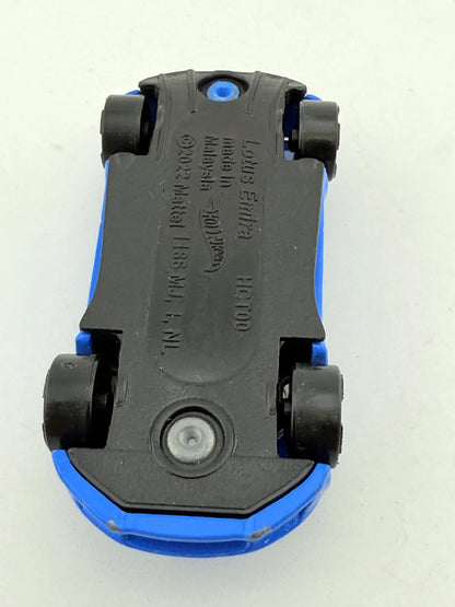 Lotus Emira Hot Wheels Niebieski 1:64 – zdjęcie 8