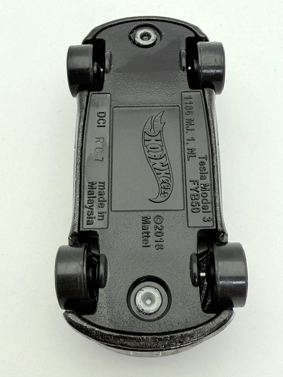 Tesla Model 3 Hot Wheels Czarna 1:64 – zdjęcie 9
