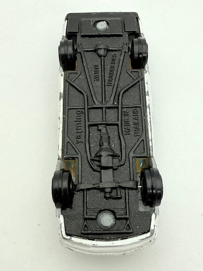 Thunder Bird Yatming Biały 1:64 – zdjęcie 9
