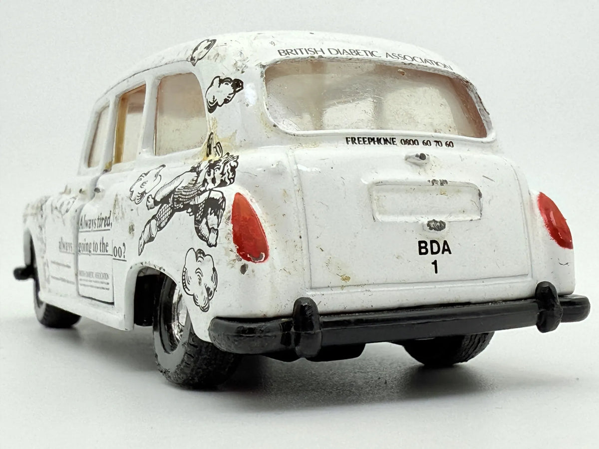 Austin London Taxi, Corgi, Made in Gt Britain, Die cast Resoraki Biały 1:64 – zdjęcie 9