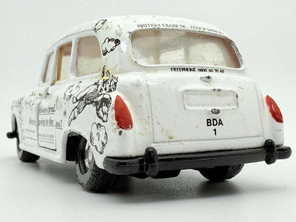 Austin London Taxi, Corgi, Made in Gt Britain, Die cast Resoraki Biały 1:64 – zdjęcie 9