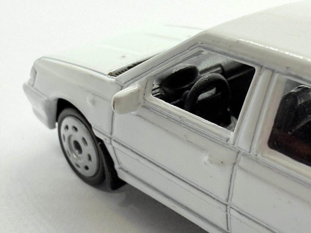 Polonez Caro Plus Welly Biały 1:64 – zdjęcie 9