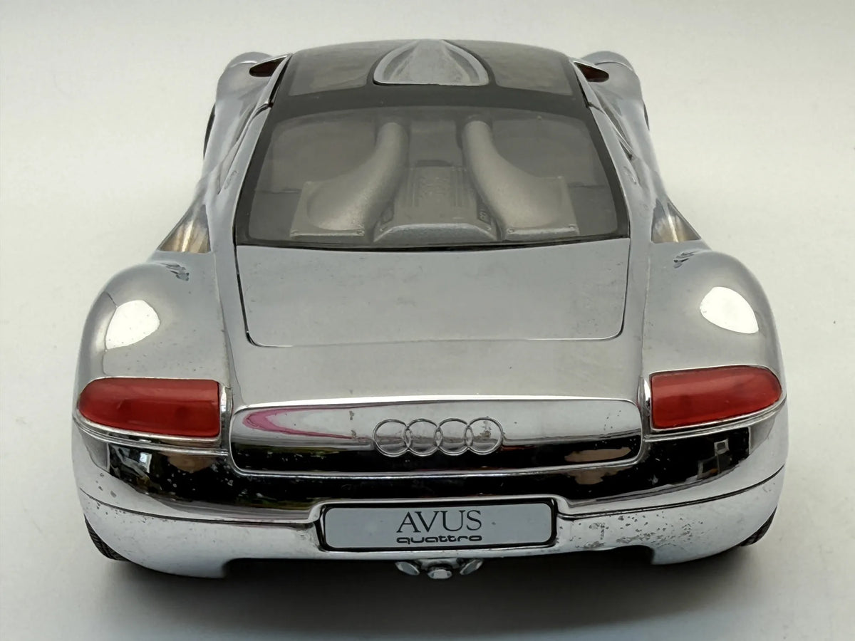 1994 AUDI AVUS QUATTRO, Revell, Die cast, Srebrny / chrom, 1:18, Resoraki – zdjęcie 9