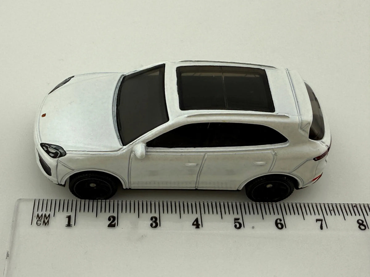 Porsche Cayenne Turbo Mainline Matchbox 2021 Biały 1:64 – zdjęcie 9