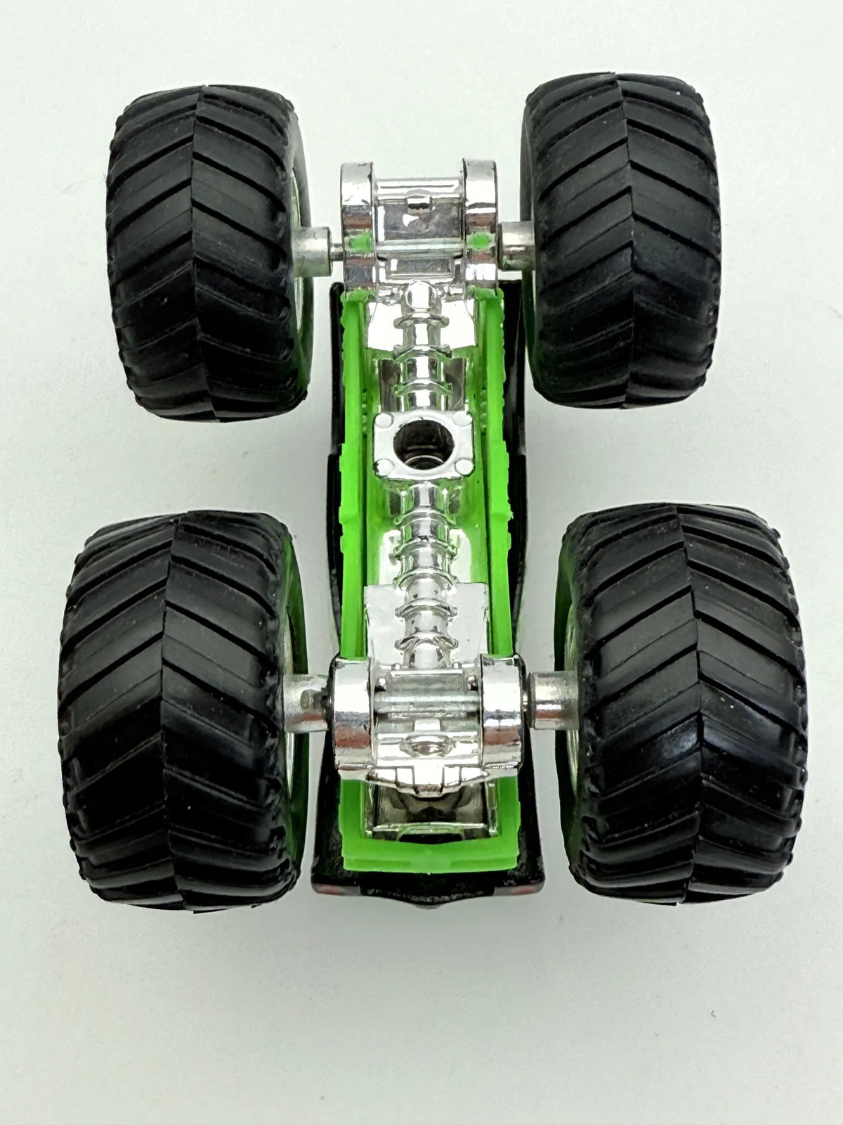 Grave Digger Hot Wheels Czarny 1:64 – zdjęcie 9