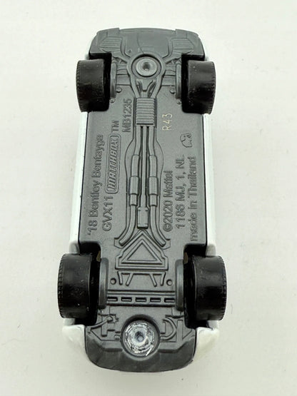 Bentley Bentayga Mainline Matchbox 2020 Biały 1:64 – zdjęcie 9