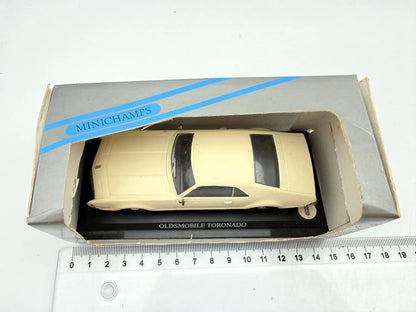 OLDSMOBILE TORONADO, Minichamps, Die cast, Kremowy, 1:43, Resoraki – zdjęcie 9