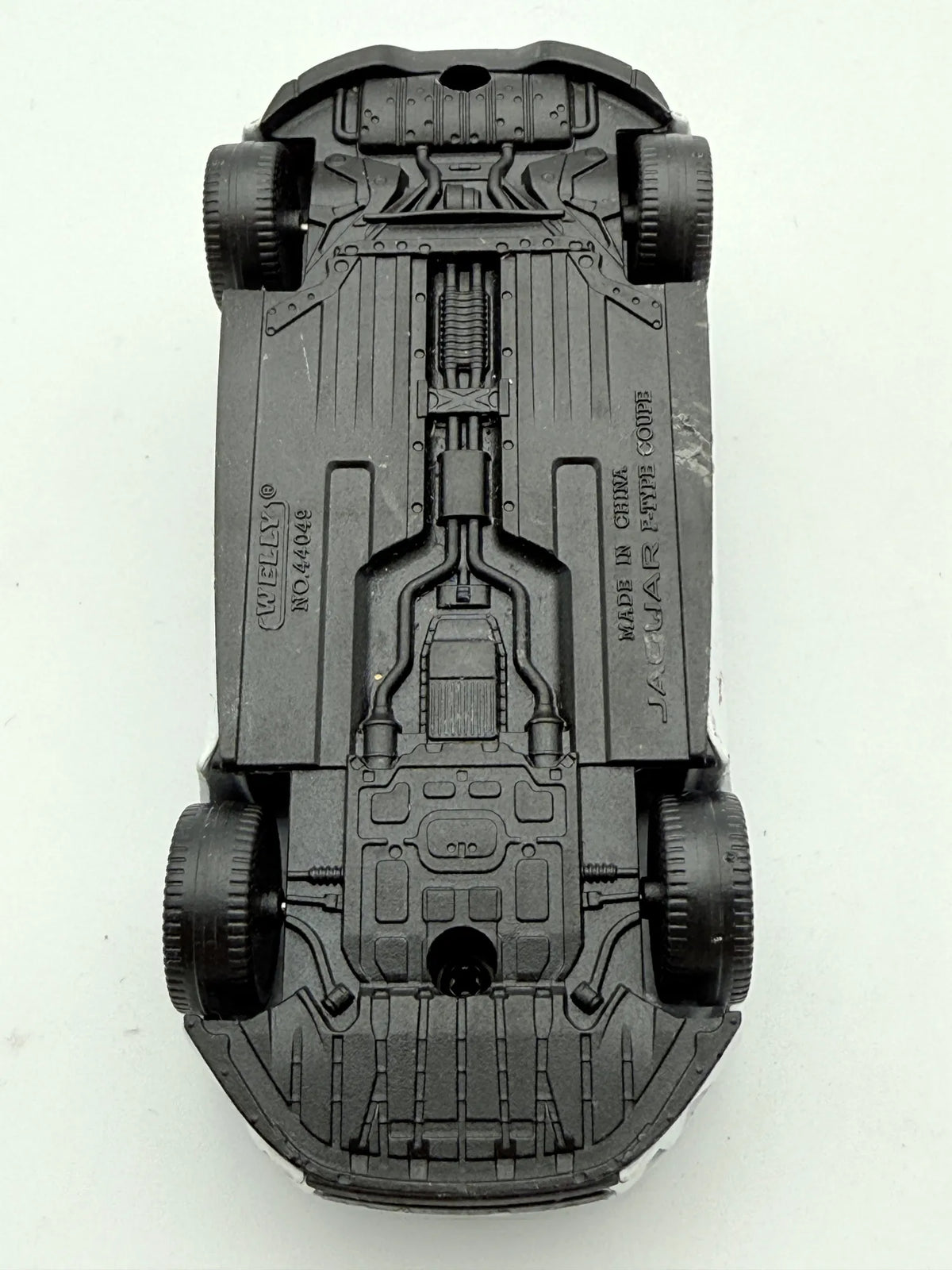 Jaguar F-Type Coupe Welly Biały 1:60 – zdjęcie 9