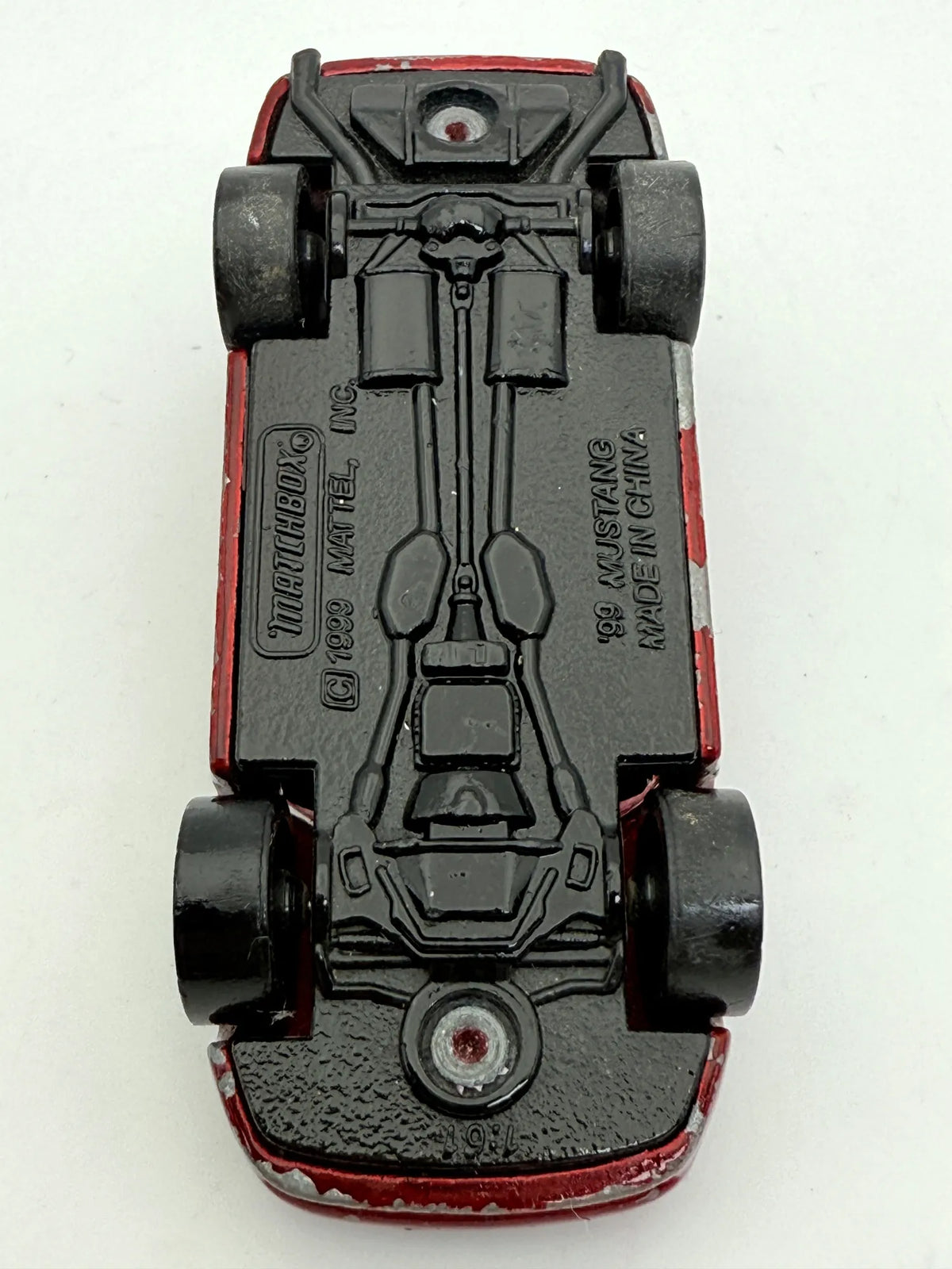 1999 Mustang Matchbox Czerwony 1:64 – zdjęcie 9