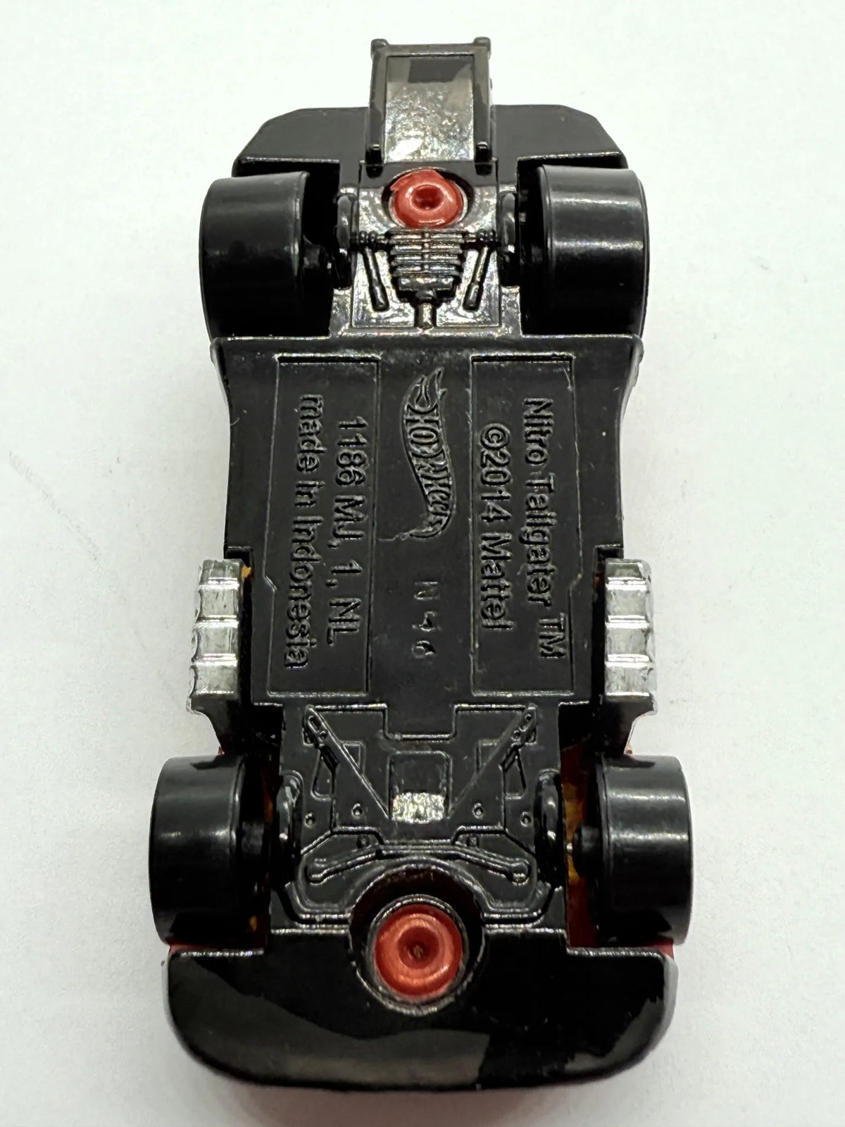 Nitro Tailgater Straż pożarna Hot Wheels 2014 Czerwony 1:64 – zdjęcie 10