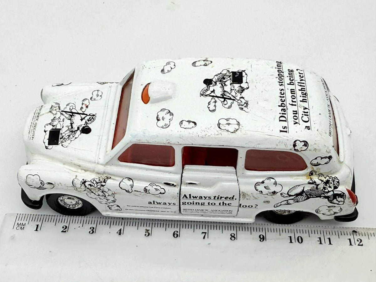 Austin London Taxi, Corgi, Made in Gt Britain, Die cast Resoraki Biały 1:64 – zdjęcie 10