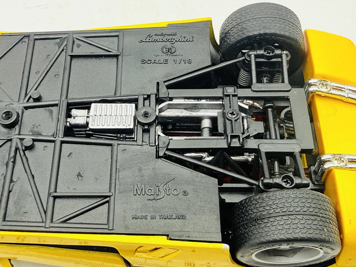 Lamborghini Diablo Maisto 1990 1:18 Luzak Żółty – zdjęcie 10