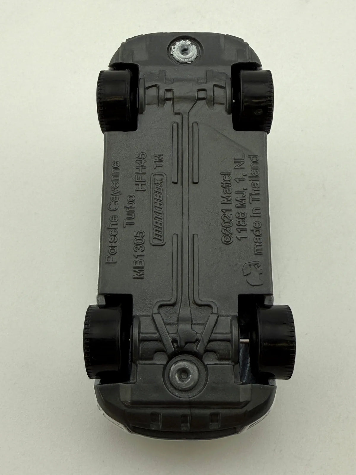 Porsche Cayenne Turbo Mainline Matchbox 2021 Biały 1:64 – zdjęcie 10