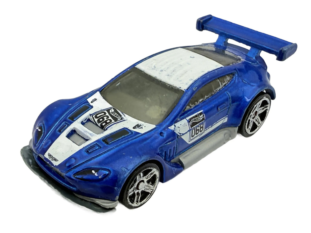 Aston Martin Vantage Gt3 Hot Wheels Niebiesko-Biała 1:64