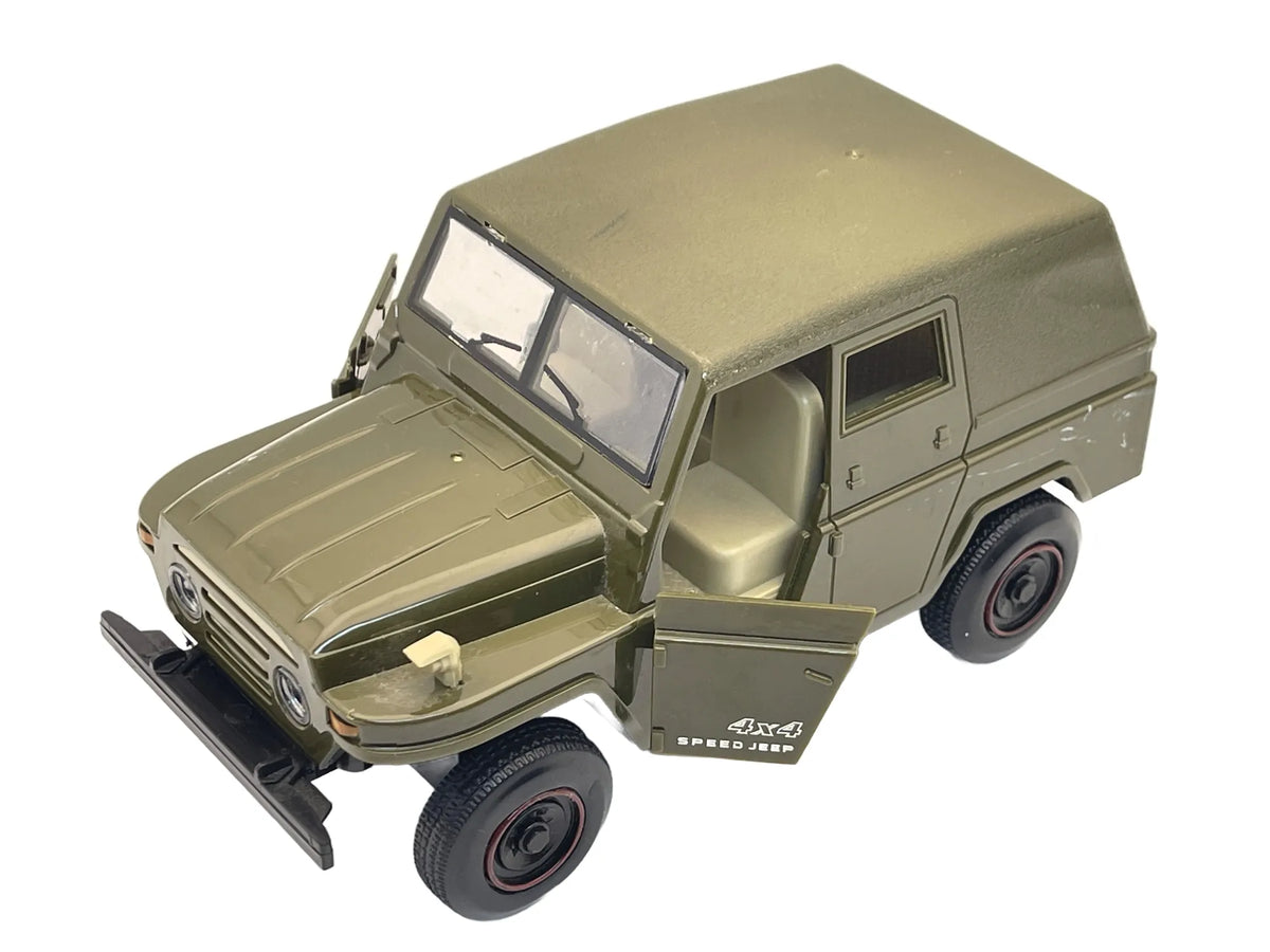 4X4 Speed Jeep BJ212 Trumpeter, Pojazd Wojskowy, Resoraki, Die cast 1:18