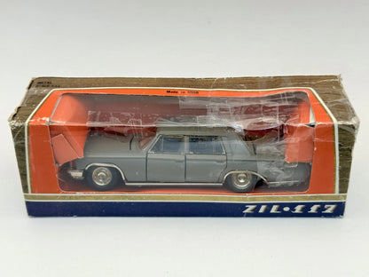 Limuzyna ZIL-117 Автомобили Ссср Saratov '80 Szary 1:43 Made in ZSRR