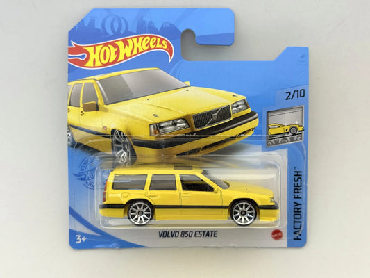 VOLVO 850 ESTATE Factory Fresh Kombi Hot Wheels 2021 Żółty 1:64